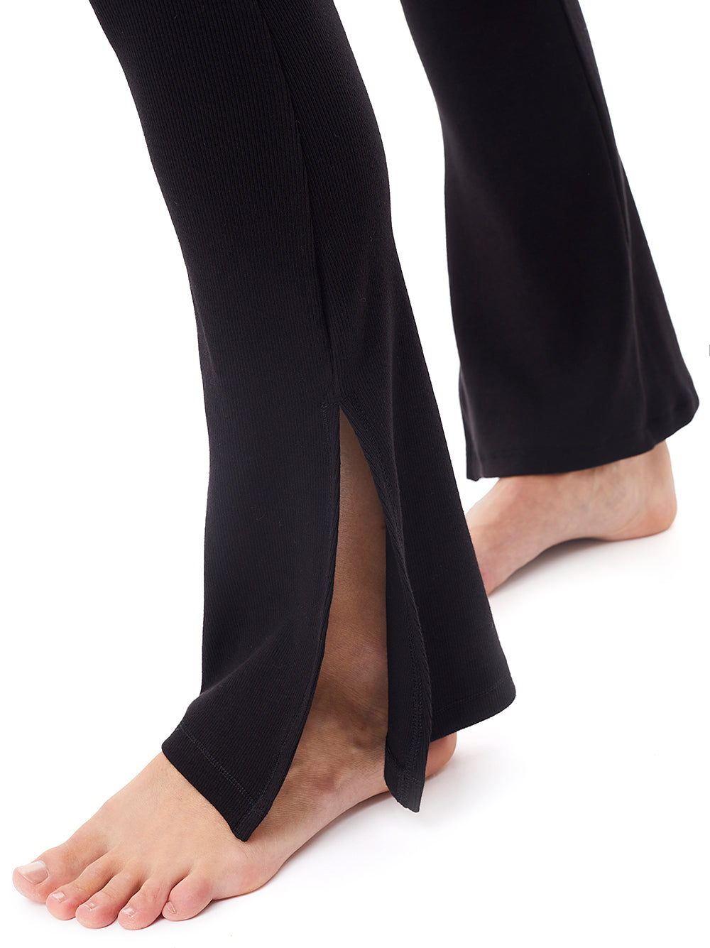 Flared Ribbed Pant in Schwarz